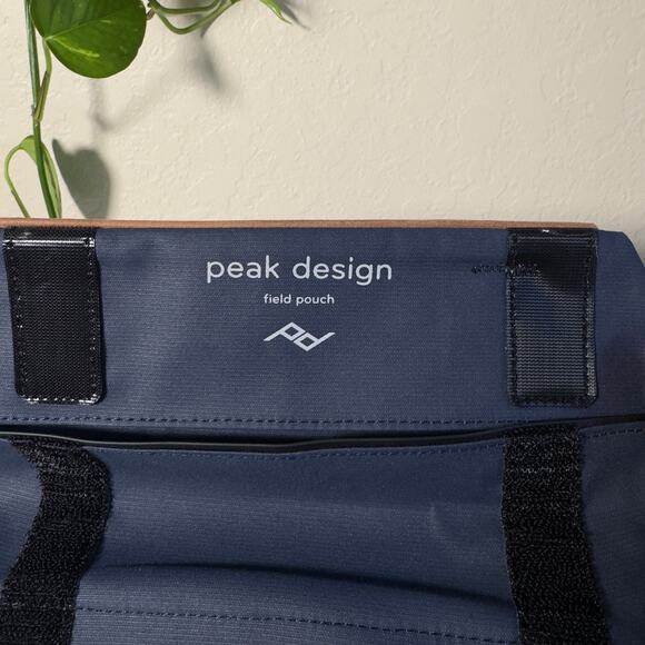 PEAK DESIGN Field Pouch V2 Camera Bag Organizer Midnight Blue Adjustable Strap - Picture 3 of 4